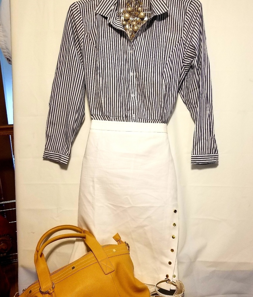PLUS SIZE WONDERFUL WHITE SNAP SPLIT SKIRT